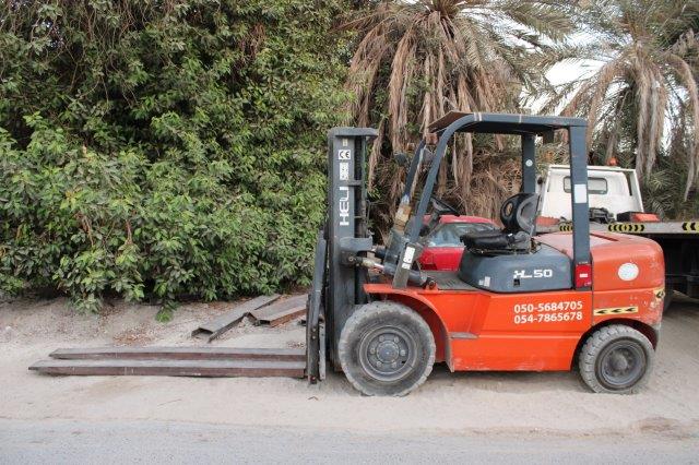 forklift for rent in dubai